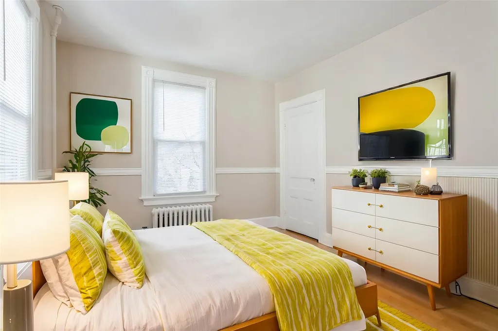 20 Hemlock Place New Rochelle NY 10805