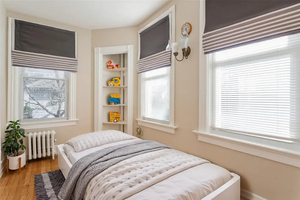 20 Hemlock Place New Rochelle NY 10805