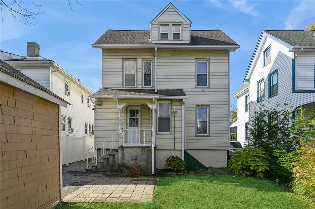 20 Hemlock Place New Rochelle NY 10805