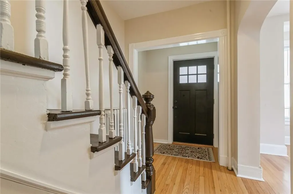 20 Hemlock Place New Rochelle NY 10805