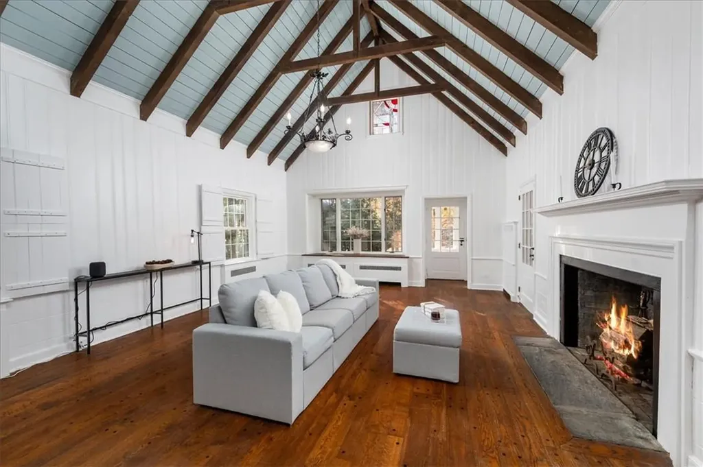 24 Old Roaring Brook Road Mount Kisco NY 10549
