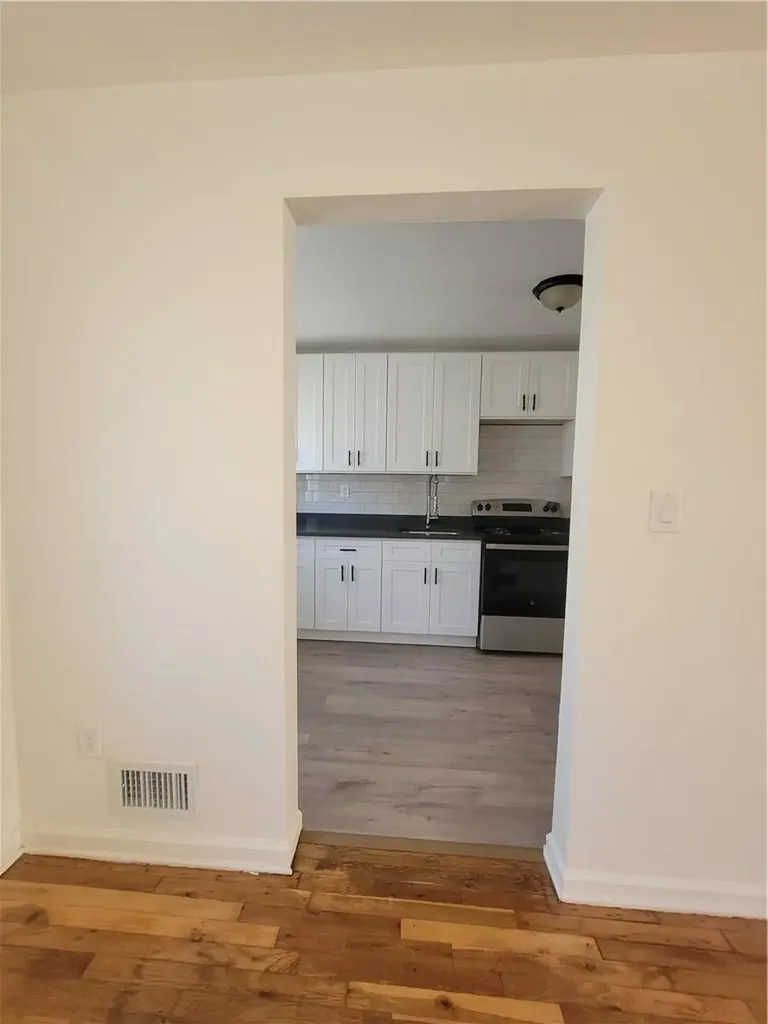 1017 E 218th Street Bronx NY 10469