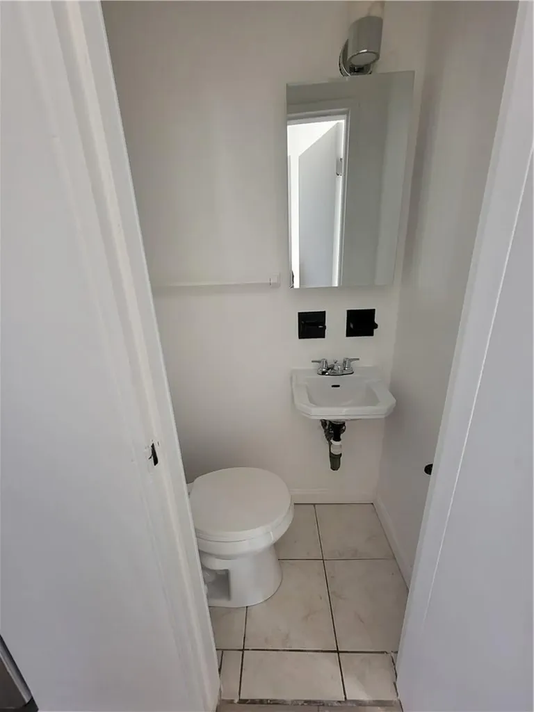 1017 E 218th Street Bronx NY 10469