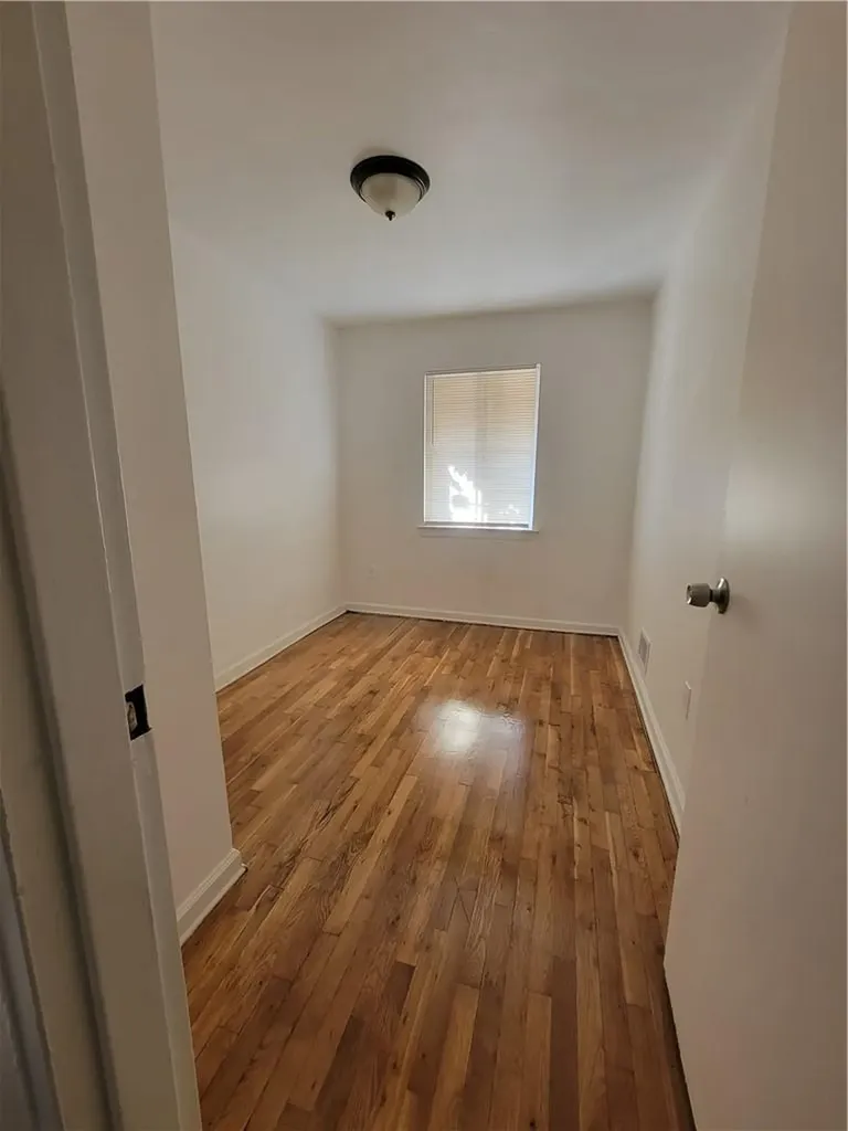 1017 E 218th Street Bronx NY 10469