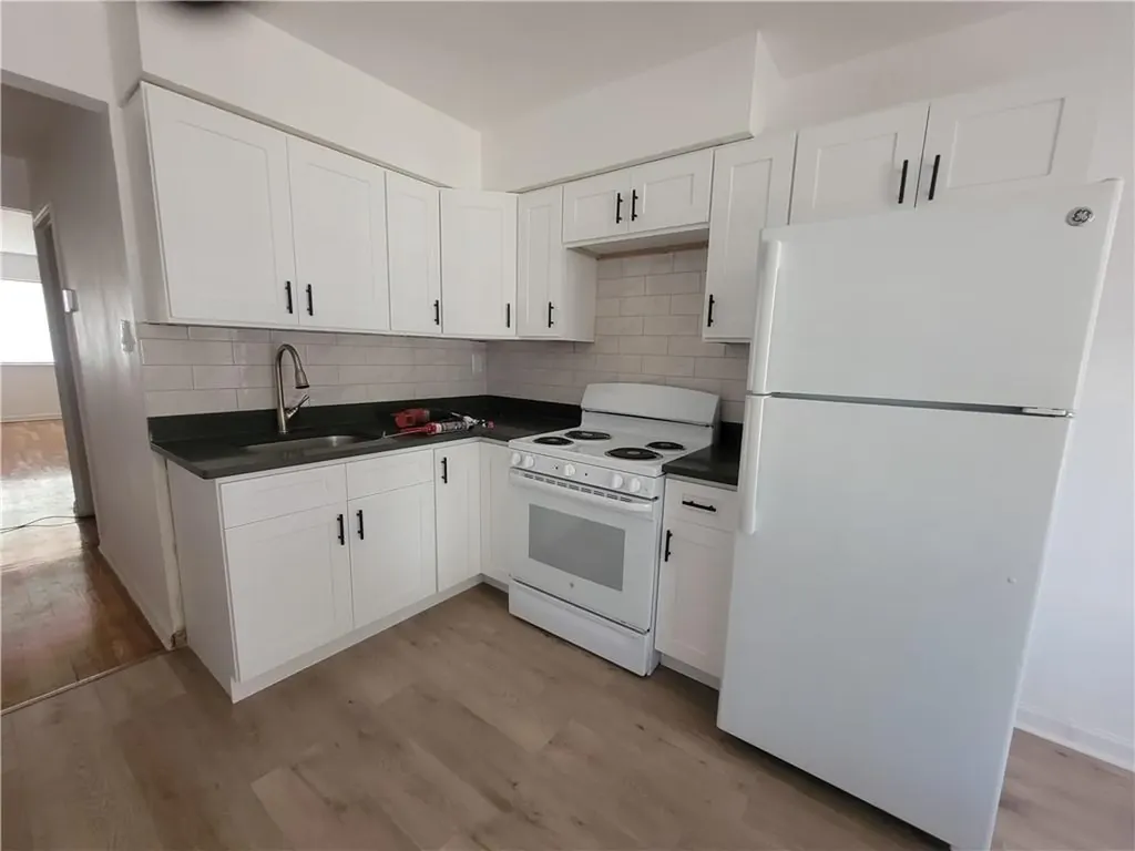 1017 E 218th Street Bronx NY 10469
