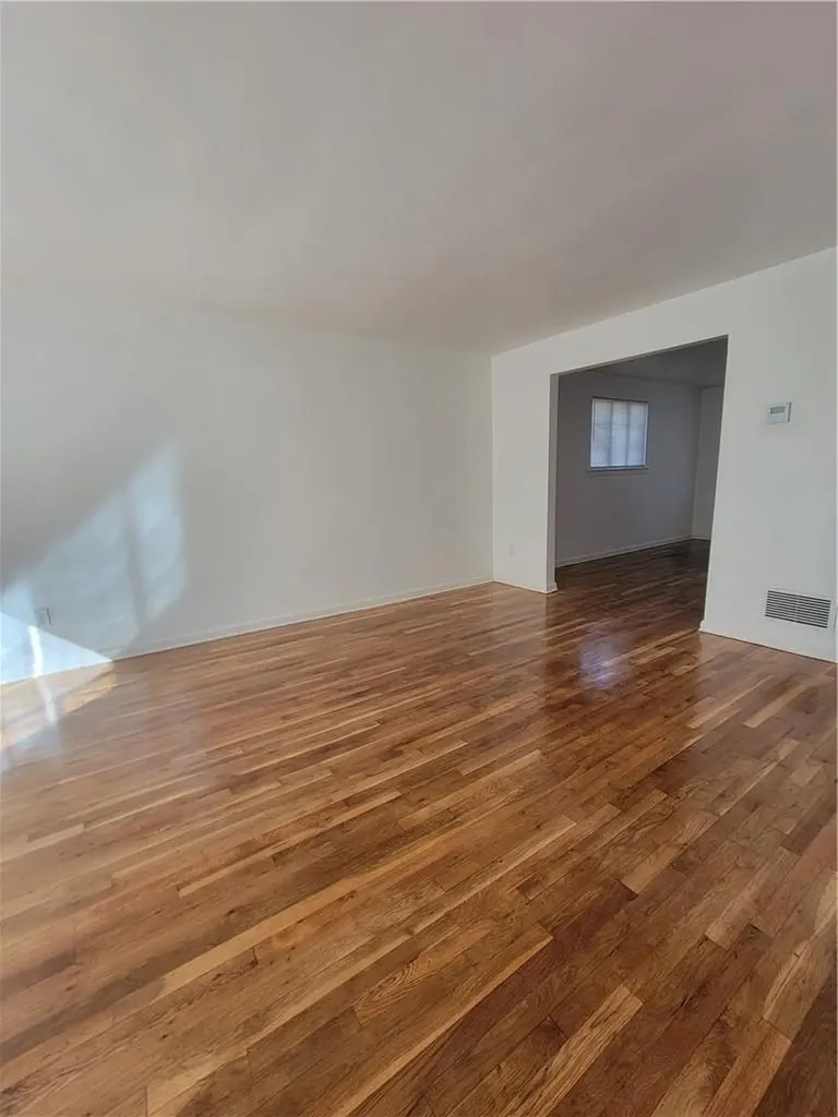 1017 E 218th Street Bronx NY 10469