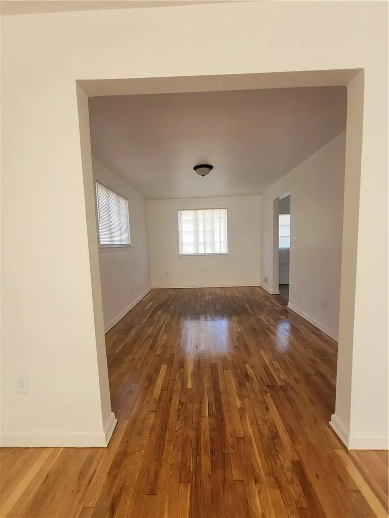 1017 E 218th Street Bronx NY 10469