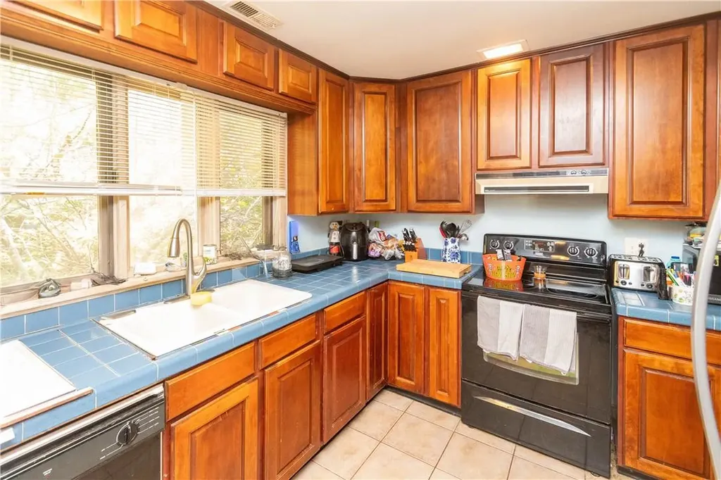 8 Colonial Avenue Fishkill NY 12524