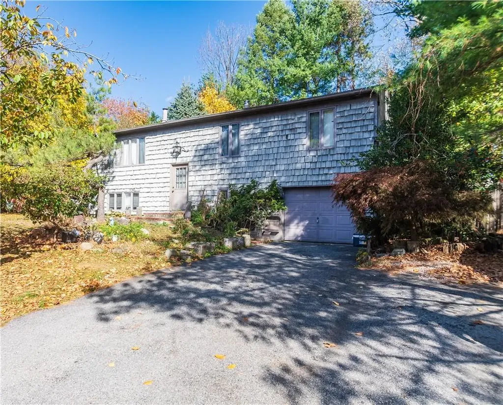 8 Colonial Avenue Fishkill NY 12524
