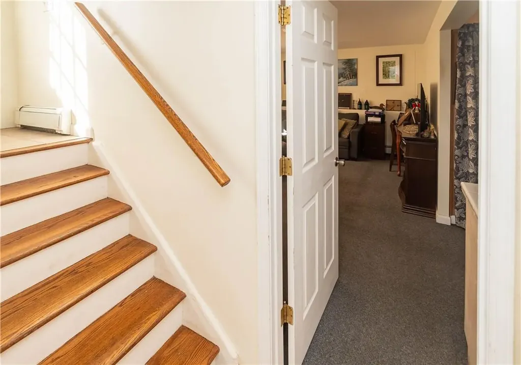 8 Colonial Avenue Fishkill NY 12524