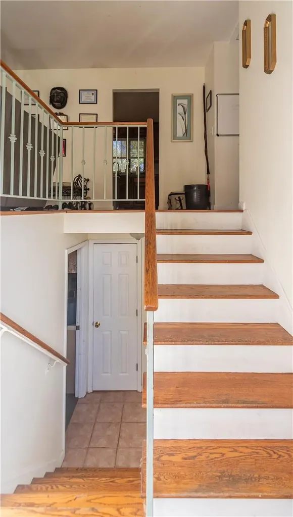 8 Colonial Avenue Fishkill NY 12524