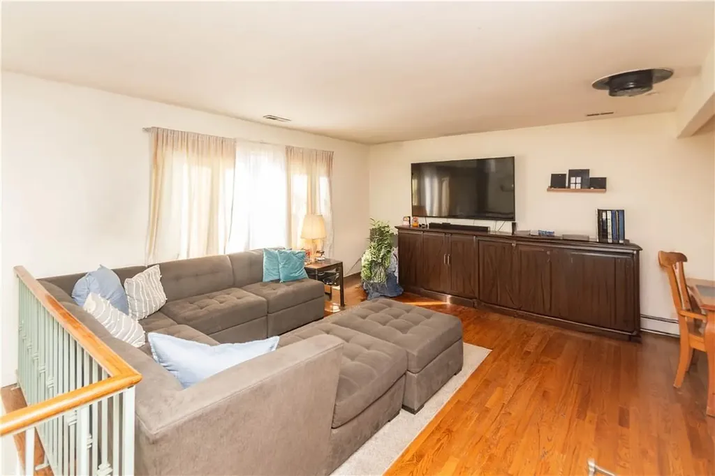 8 Colonial Avenue Fishkill NY 12524