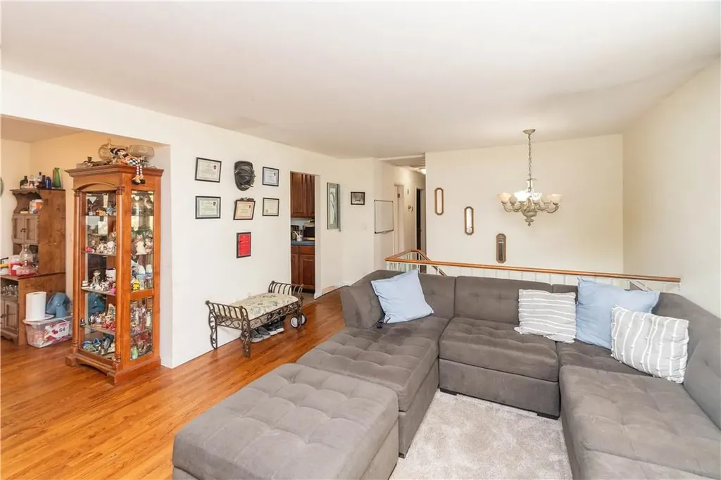 8 Colonial Avenue Fishkill NY 12524