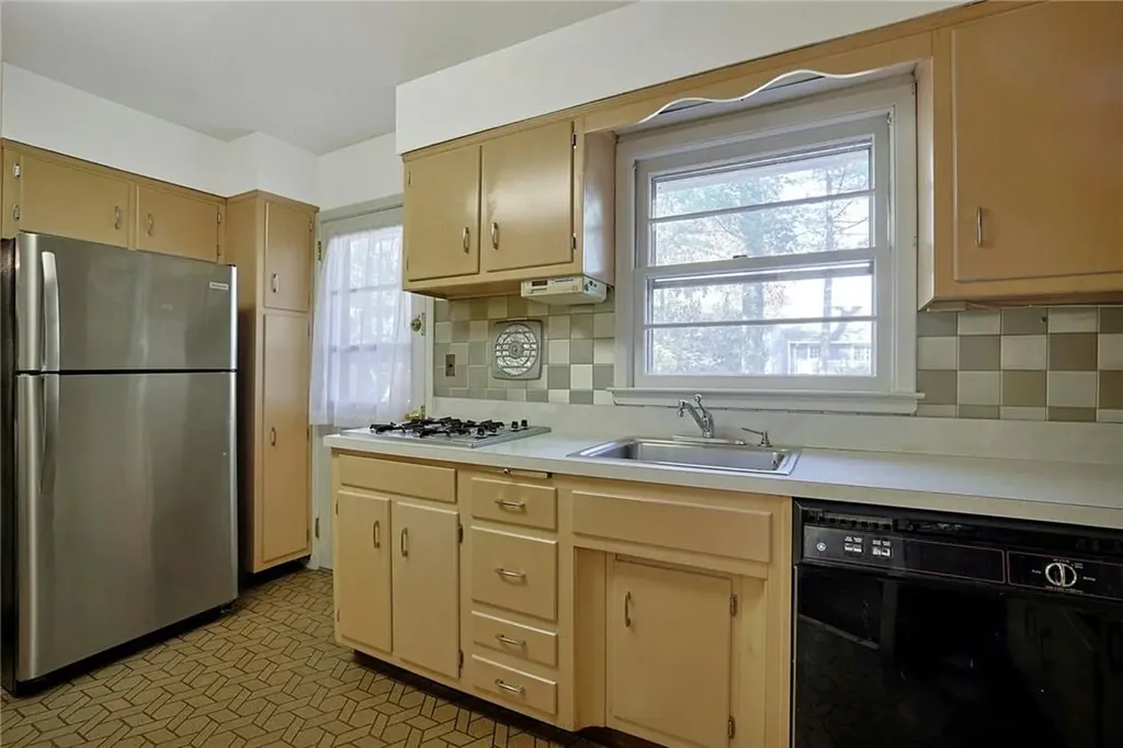 12 Kenneth Road White Plains NY 10605