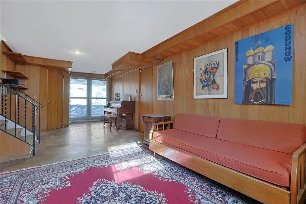 12 Kenneth Road White Plains NY 10605