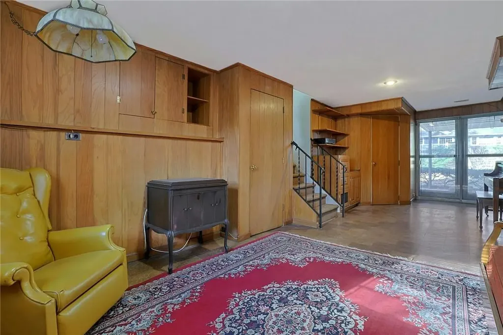 12 Kenneth Road White Plains NY 10605