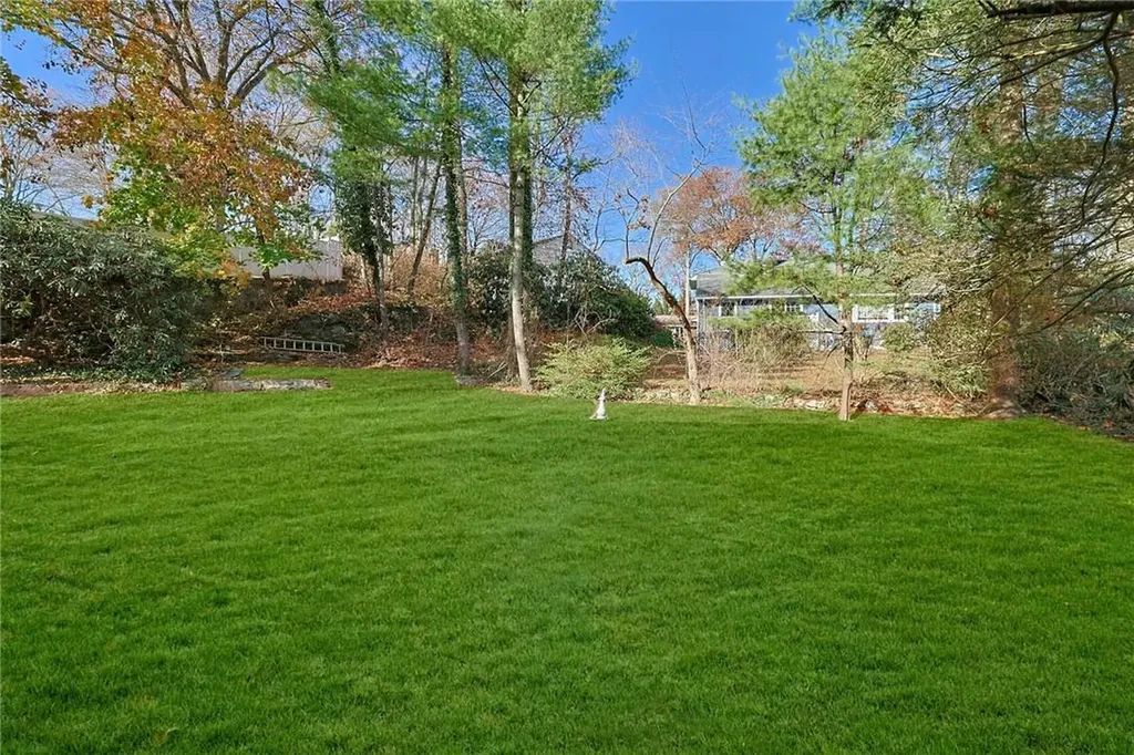 12 Kenneth Road White Plains NY 10605