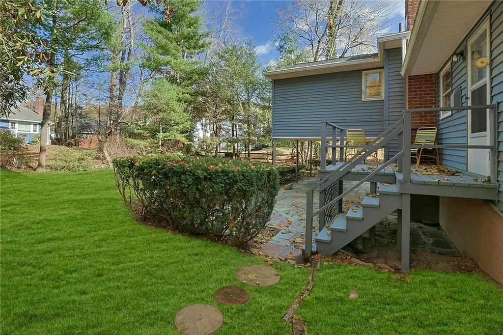 12 Kenneth Road White Plains NY 10605