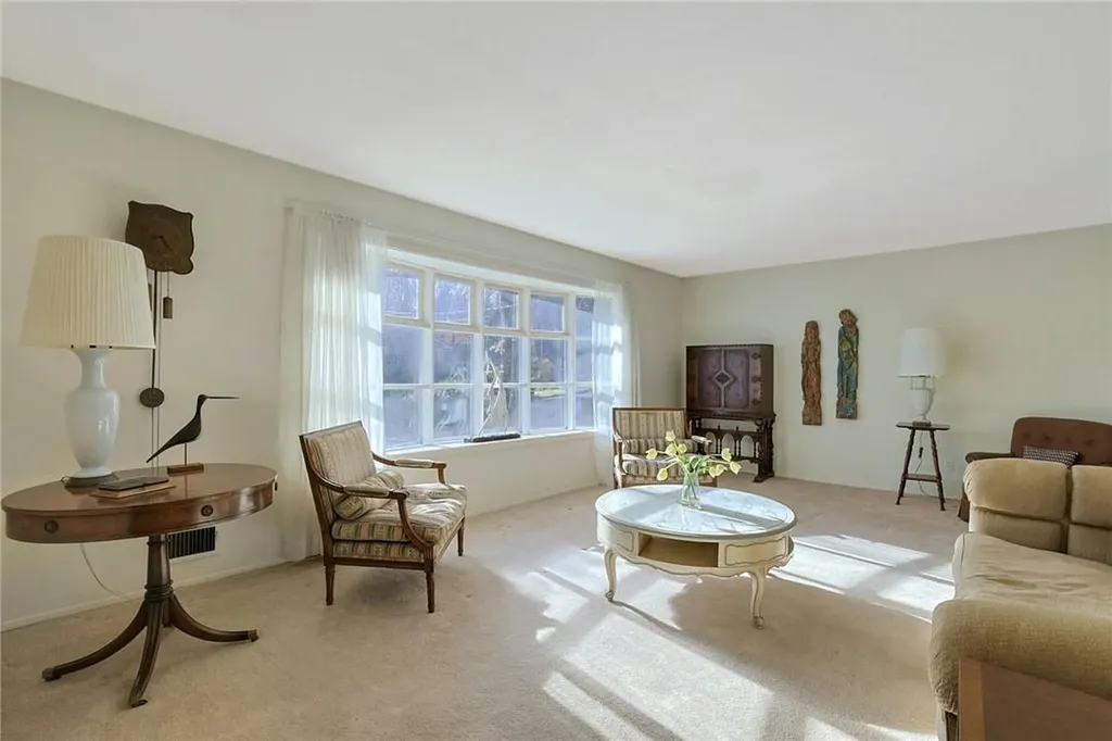 12 Kenneth Road White Plains NY 10605