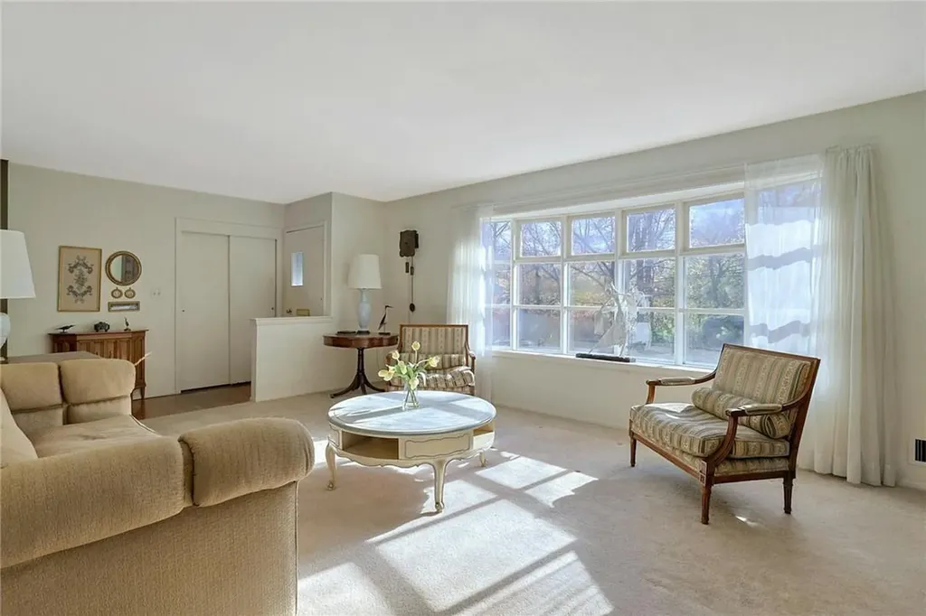 12 Kenneth Road White Plains NY 10605