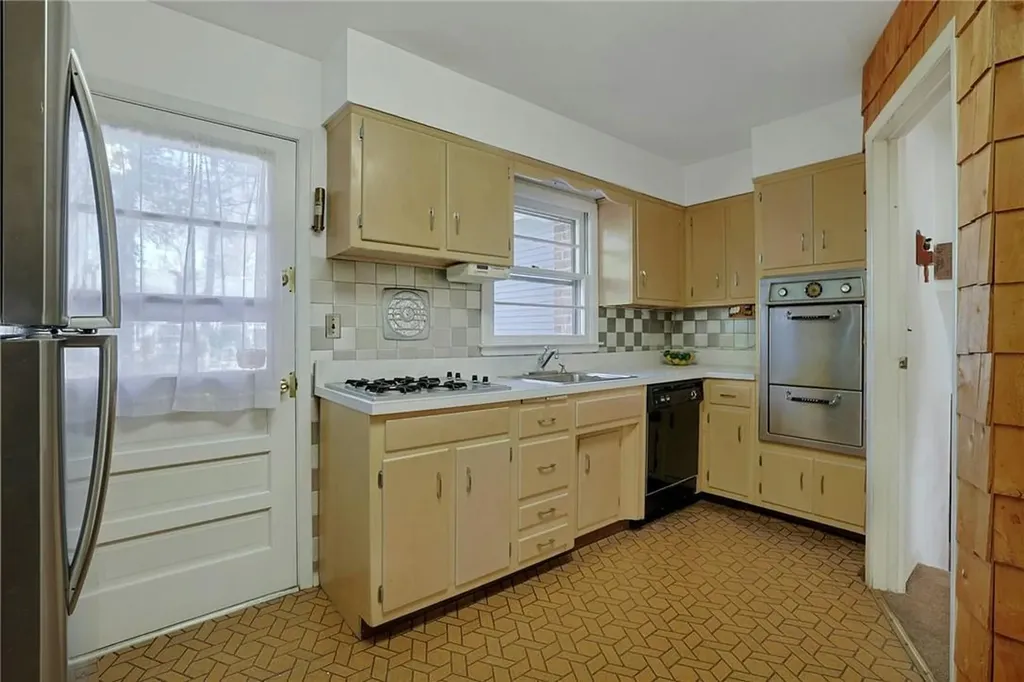 12 Kenneth Road White Plains NY 10605