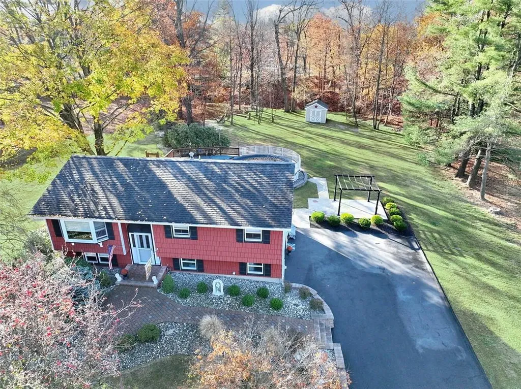 72 Laura Drive Airmont NY 10952