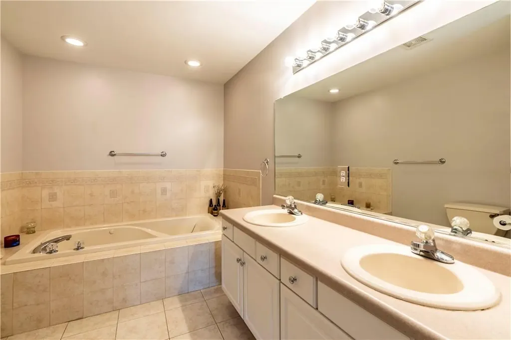 288 Pinebrook Drive Hyde Park NY 12538