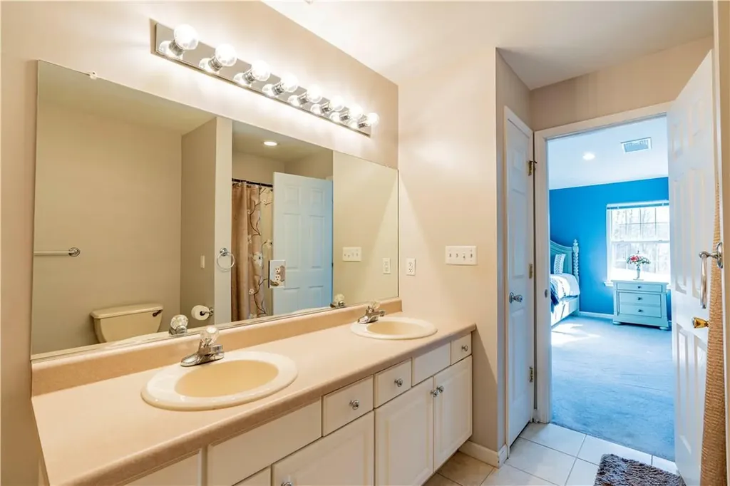 288 Pinebrook Drive Hyde Park NY 12538