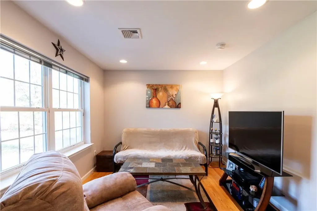 288 Pinebrook Drive Hyde Park NY 12538