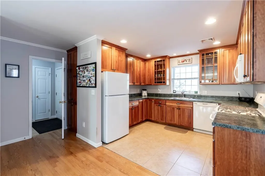 288 Pinebrook Drive Hyde Park NY 12538