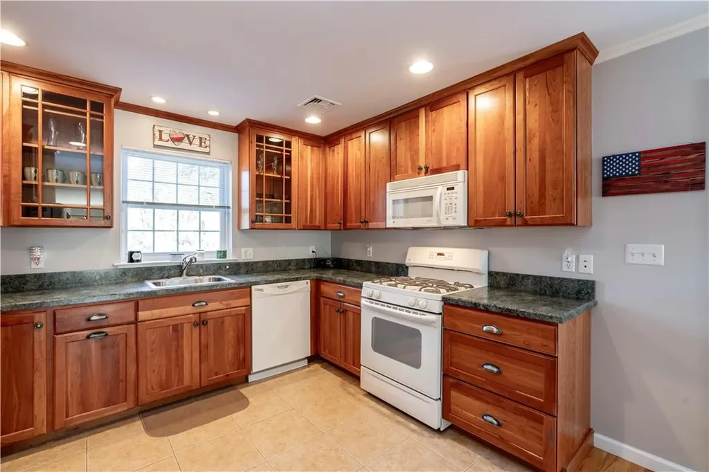 288 Pinebrook Drive Hyde Park NY 12538