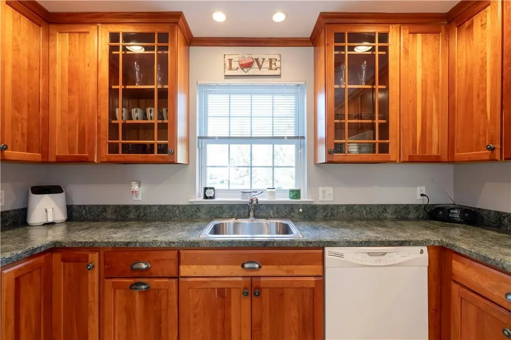 288 Pinebrook Drive Hyde Park NY 12538