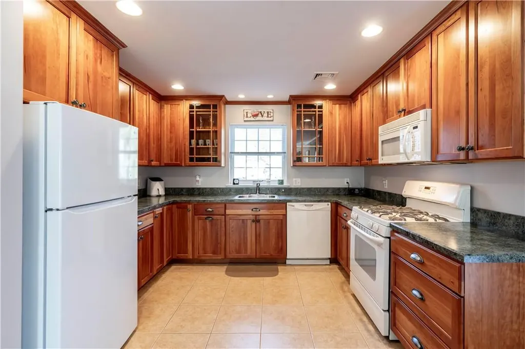 288 Pinebrook Drive Hyde Park NY 12538