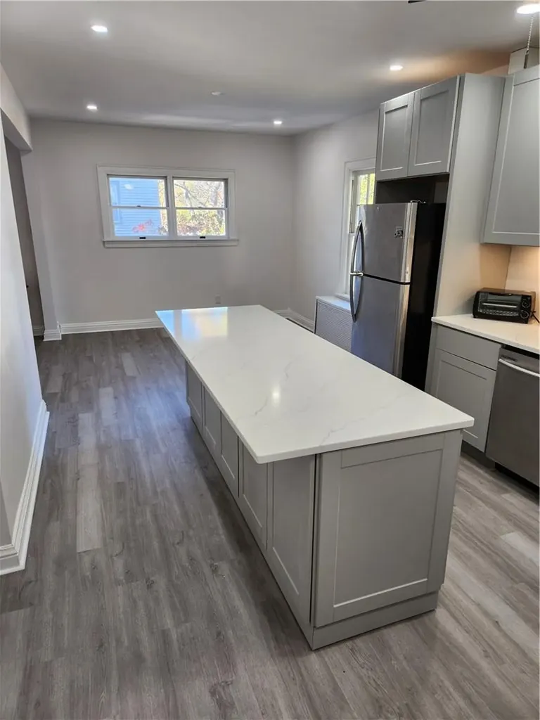27 Hinkley Place Poughkeepsie NY 12601