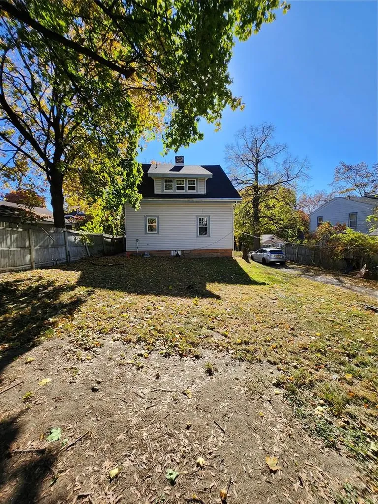 27 Hinkley Place Poughkeepsie NY 12601