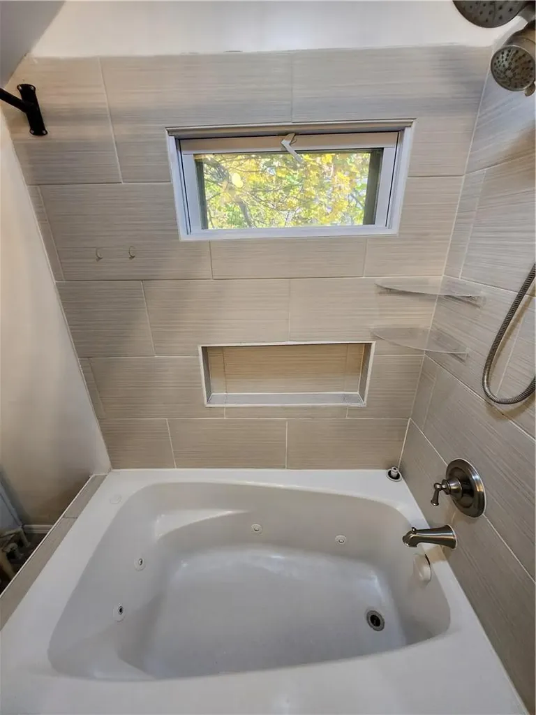 27 Hinkley Place Poughkeepsie NY 12601