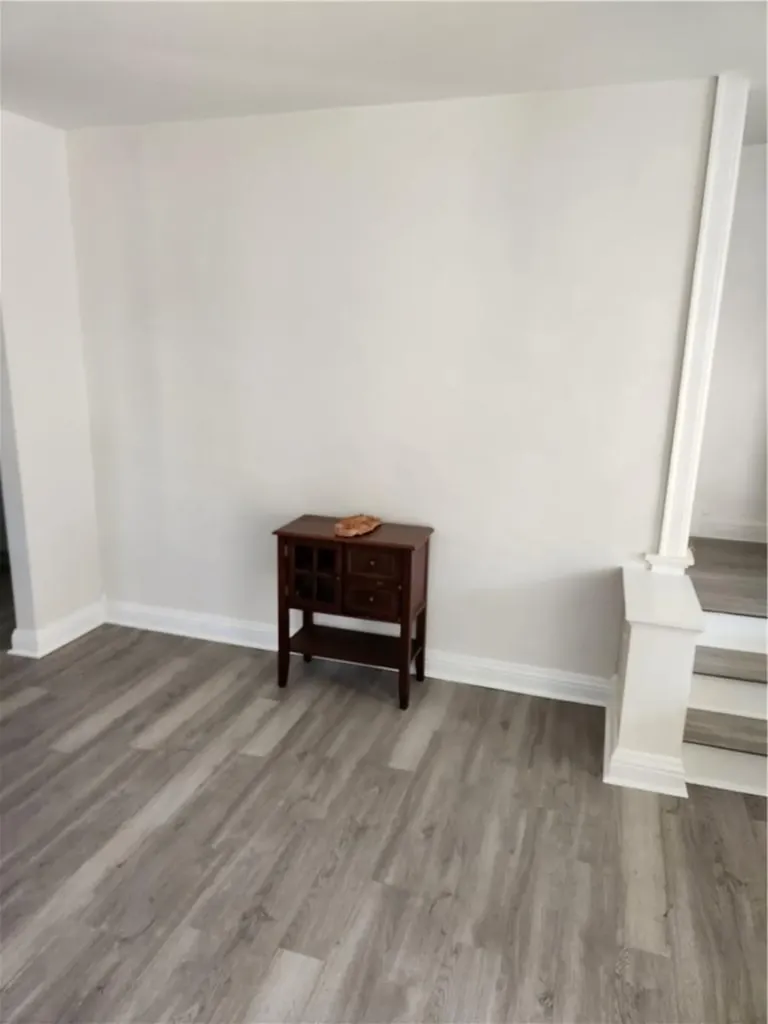 27 Hinkley Place Poughkeepsie NY 12601