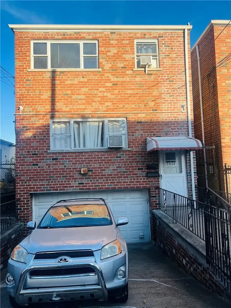 1328 Thieriot Avenue Bronx NY 10472