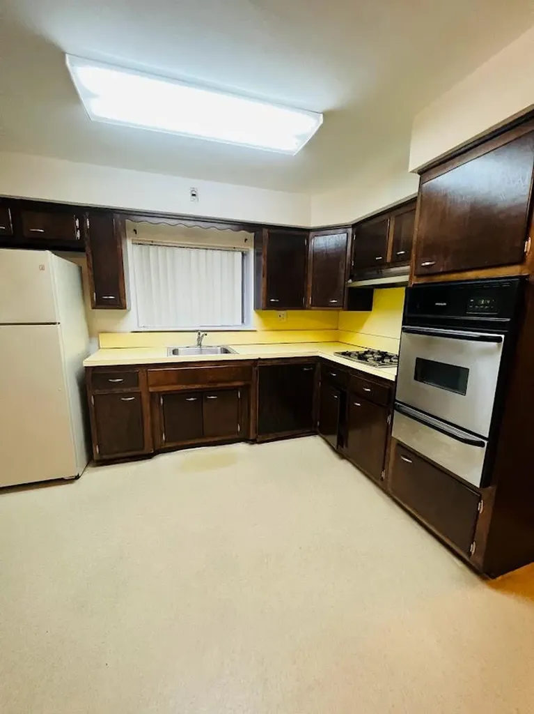 1328 Thieriot Avenue Bronx NY 10472