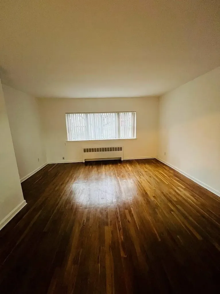 1328 Thieriot Avenue Bronx NY 10472