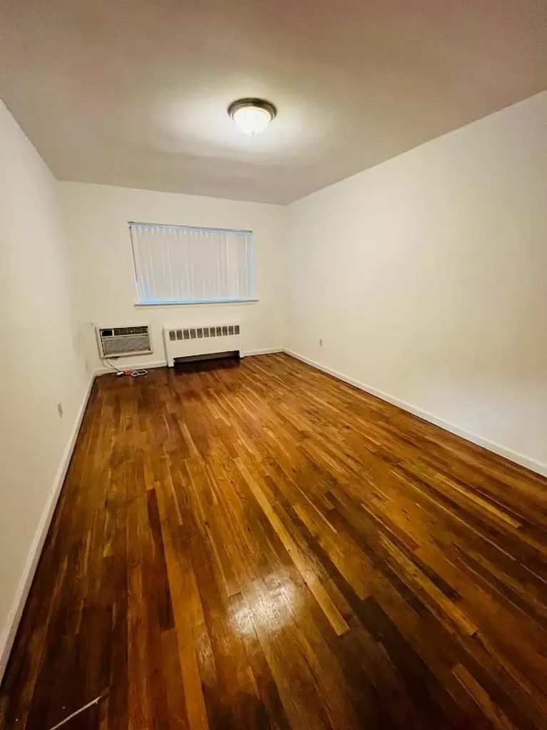 1328 Thieriot Avenue Bronx NY 10472
