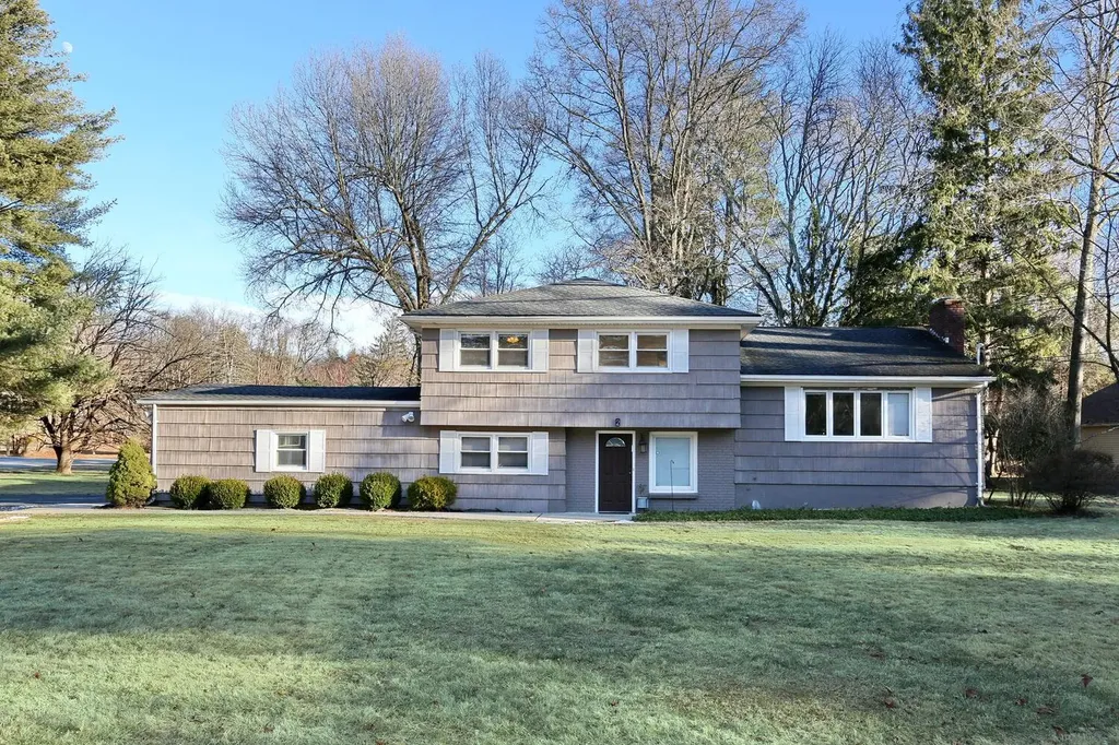 2 Anchor Road Spring Valley NY 10977