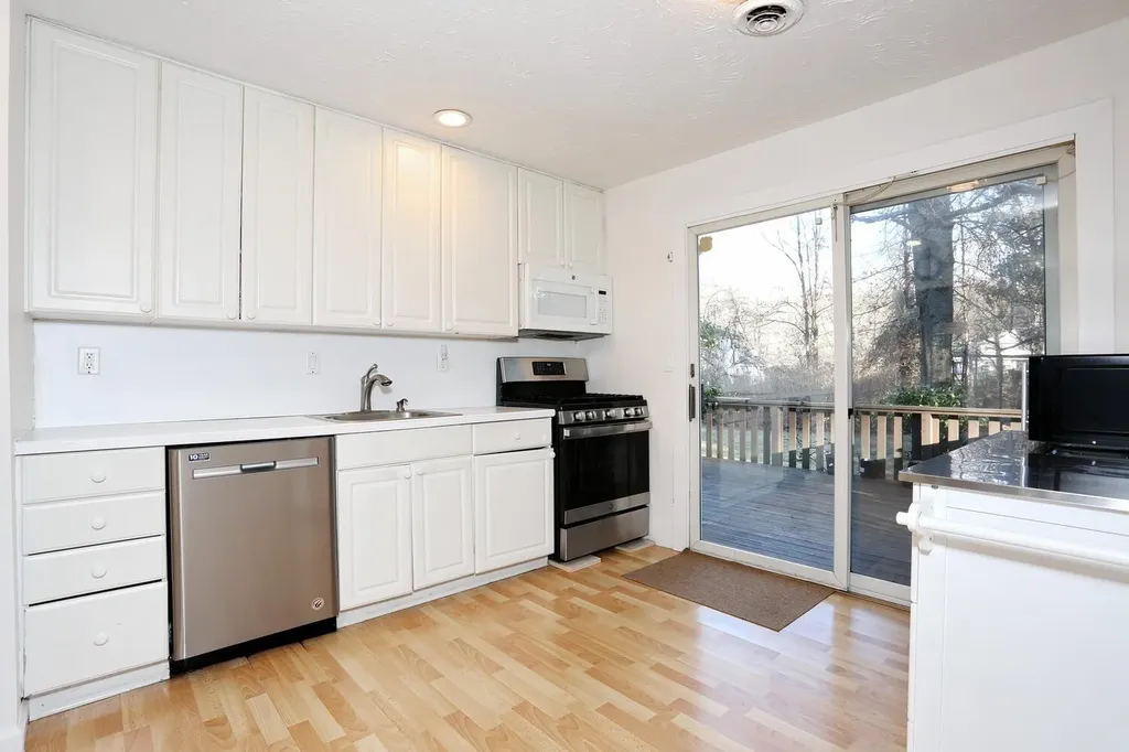 2 Anchor Road Spring Valley NY 10977