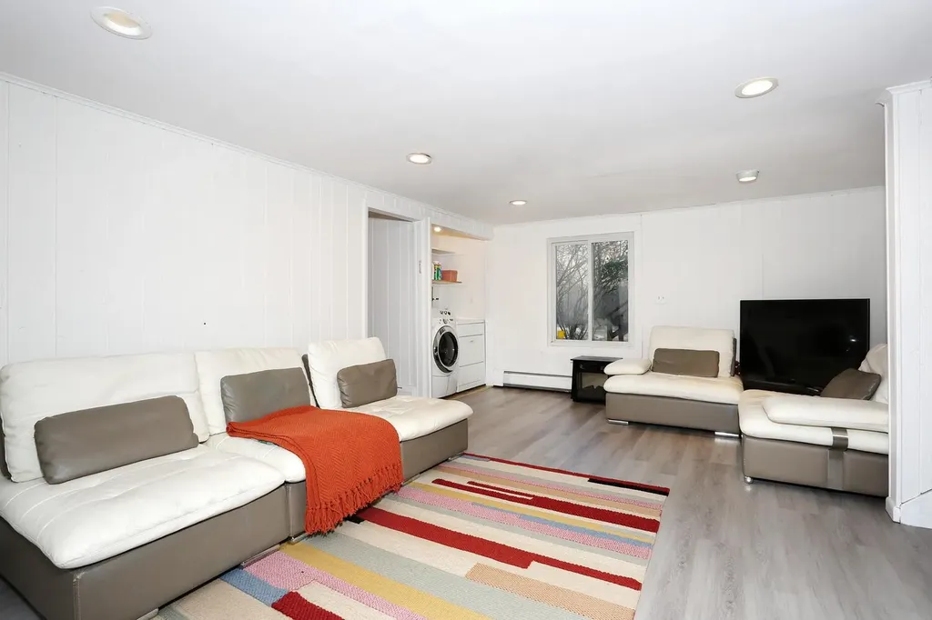 2 Anchor Road Spring Valley NY 10977