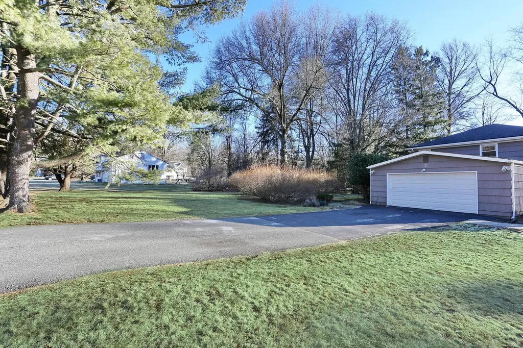 2 Anchor Road Spring Valley NY 10977