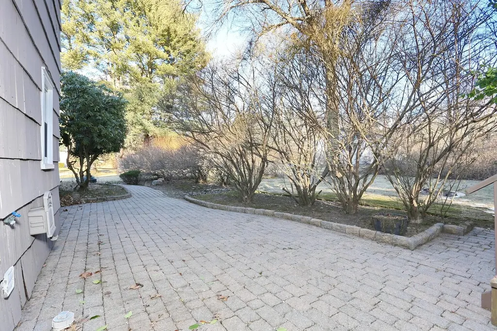2 Anchor Road Spring Valley NY 10977