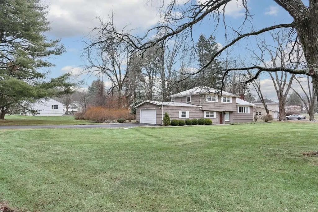 2 Anchor Road Spring Valley NY 10977