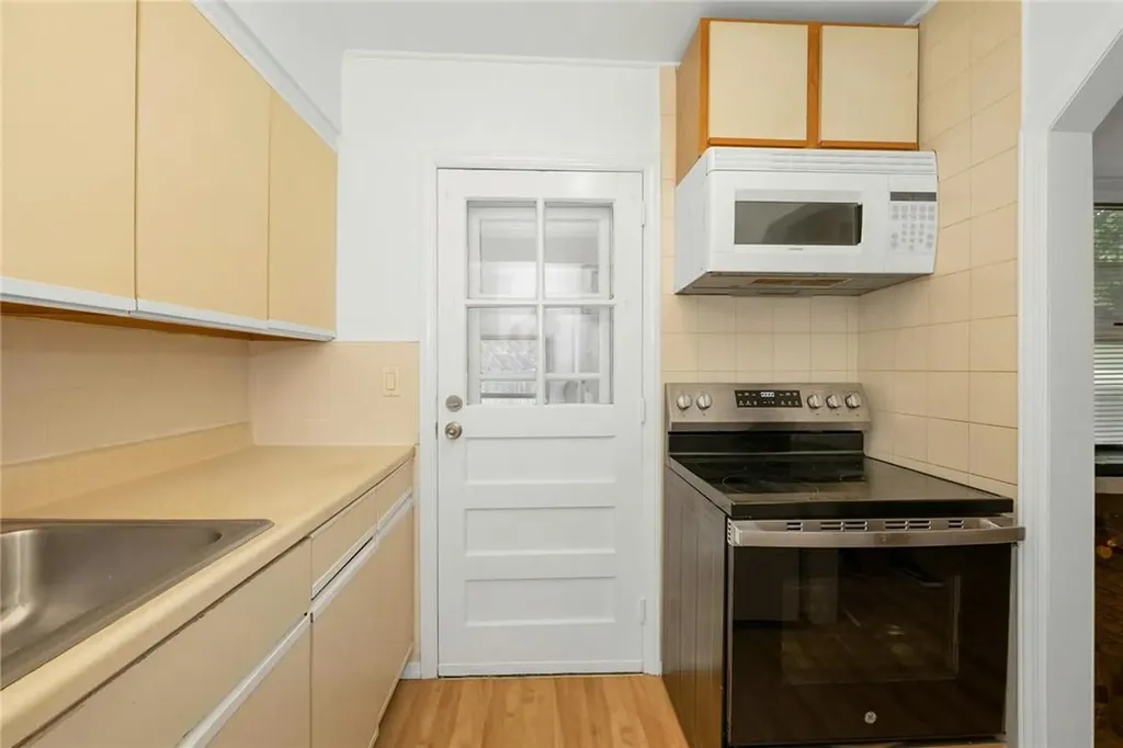 341 Helena Avenue Yonkers NY 10710