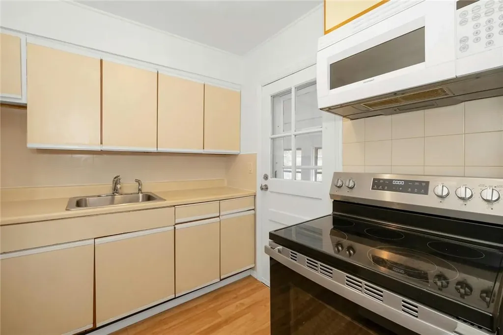 341 Helena Avenue Yonkers NY 10710