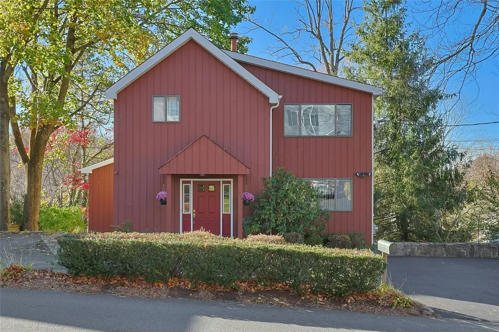 434 Swanson Drive Thornwood NY 10594